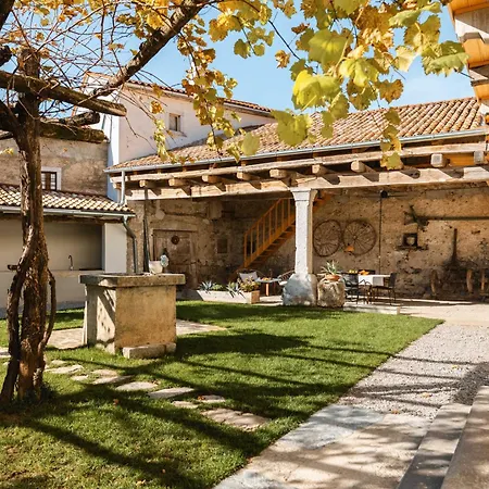 Villa Kobdilj 1835 - Unique In Karst Stone Stanjel