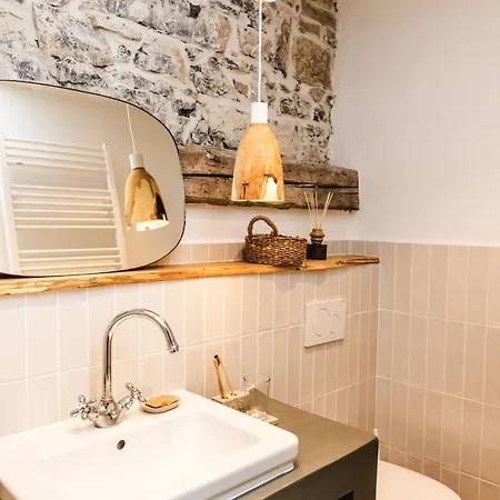 Kobdilj 1835 - Unique In Karst Stone *